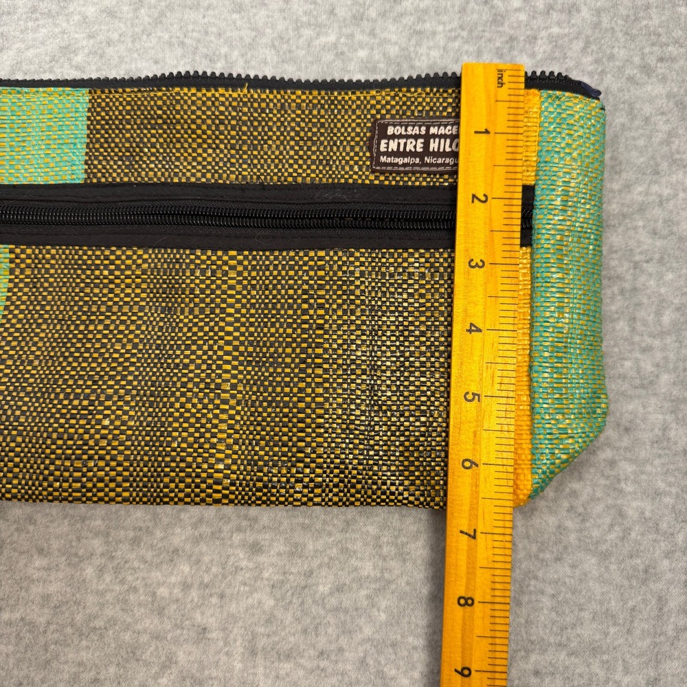 Entre Hilos Handwoven Cosmetic Bag Matagalpa Nicaragua Indigenous Artisan Pouch - Picture 10 of 10